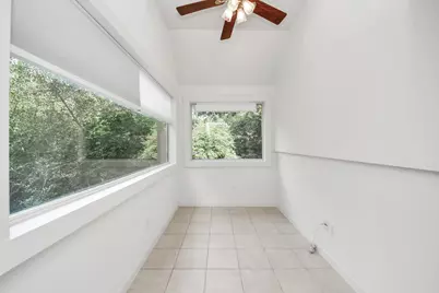 103 E Lakeridge Drive, The Woodlands, TX 77381 - Photo 33