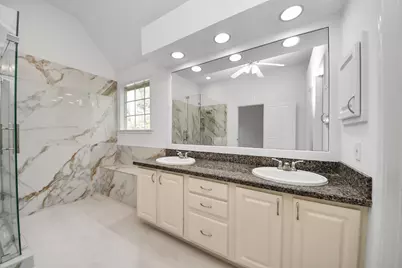 103 E Lakeridge Drive, The Woodlands, TX 77381 - Photo 39