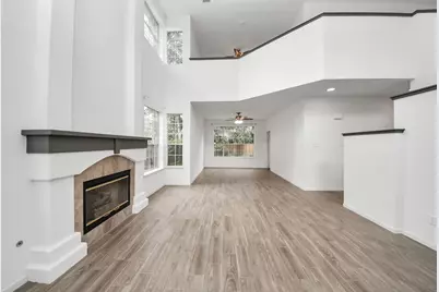 103 E Lakeridge Drive, The Woodlands, TX 77381 - Photo 11