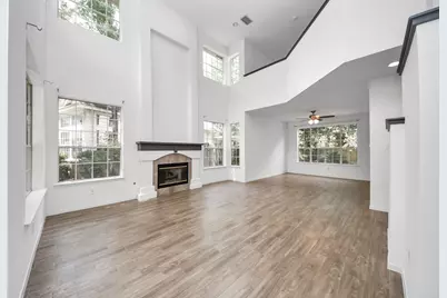 103 E Lakeridge Drive, The Woodlands, TX 77381 - Photo 5