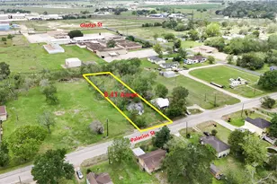 710 Palacios St, El Campo, TX 77437 - Photo 1