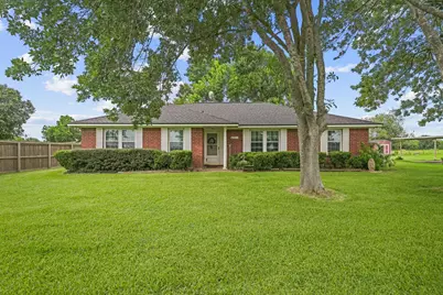 4911 Brister Parkway, Rosharon, TX 77583 - Photo 1