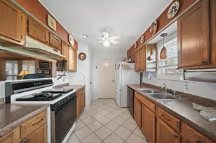 4911 Brister Pkwy, Rosharon, TX 77583 - Photo 11