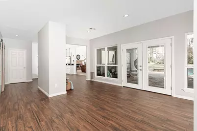 44 Lake Forest Circle, Conroe, TX 77384 - Photo 5