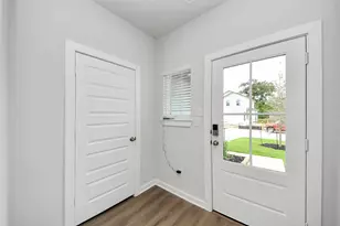 111 W Canopy Xing Cir, Conroe, TX 77301 - Photo 3