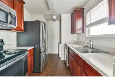 7600 Emmett F Lowry Expressway #416, Texas City, TX 77591 - Photo 9