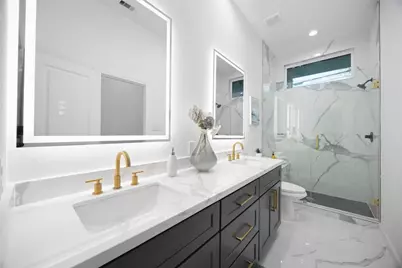 5125 Doolittle Boulevard, Houston, TX 77033 - Photo 5