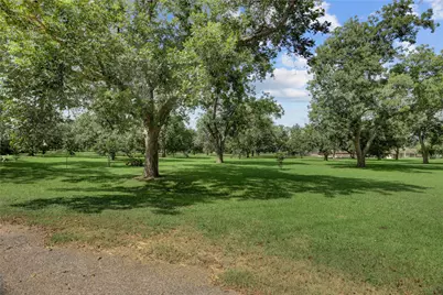 11 Pecanrow, Wharton, TX 77488 - Photo 5