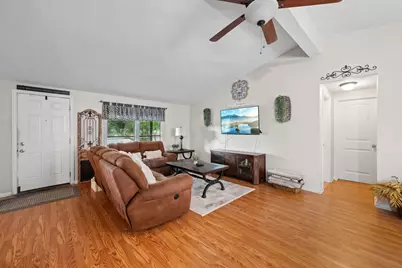 210 N 10th Street, Highlands, TX 77562 - Photo 3