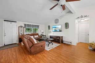 210 N 10th St, Highlands, TX 77562 - Photo 3