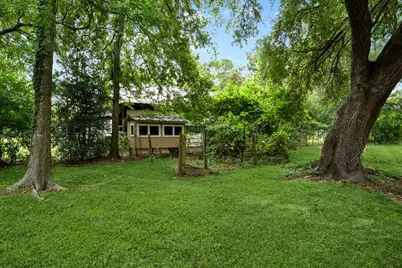 210 N 10th Street, Highlands, TX 77562 - Photo 21