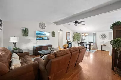 210 N 10th Street, Highlands, TX 77562 - Photo 5