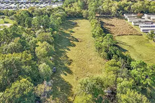 2926 Massey Tompkins Rd, Baytown, TX 77521 - Photo 15