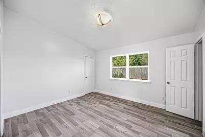 10407 Townhall Lane, Sugar Land, TX 77498 - Photo 15