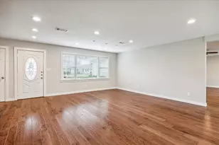 2006 Du Barry Ln, Houston, TX 77018 - Photo 3