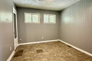 221 Richmond St, Angleton, TX 77515 - Photo 11