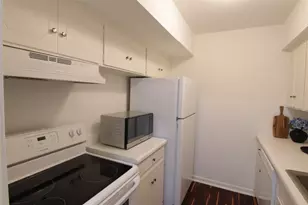 2101 Fountain View Dr, Houston, TX 77057 - Photo 11