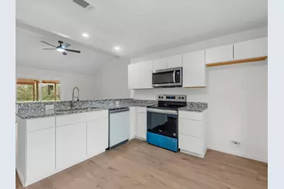 230 W Willwood Drive, Willis, TX 77378 - Photo 7