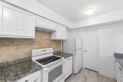 78 W Park West Drive, Houston, TX 77072 - Photo 7
