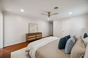 9777 Larston St, Houston, TX 77055 - Photo 13