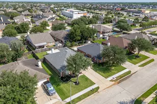2008 Sandy Bank Ln, Pearland, TX 77581 - Photo 5
