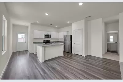 15009 Ronan Drive, Conroe, TX 77316 - Photo 9