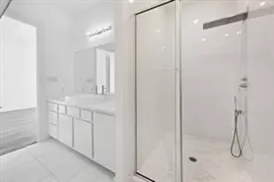 4670 Cedar St, Bellaire, TX 77401 - Photo 17