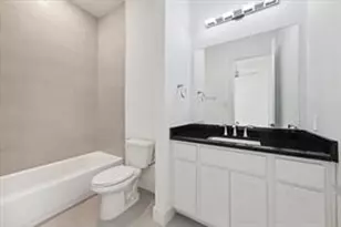 4670 Cedar St, Bellaire, TX 77401 - Photo 15