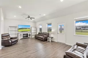 213 Kickapoo Dr, Anahuac, TX 77514 - Photo 19