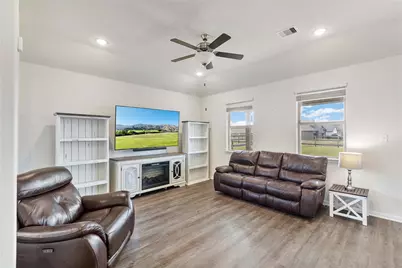 213 Kickapoo Drive, Anahuac, TX 77514 - Photo 17