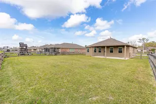 213 Kickapoo Dr, Anahuac, TX 77514 - Photo 35