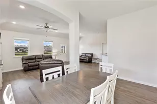 213 Kickapoo Dr, Anahuac, TX 77514 - Photo 15