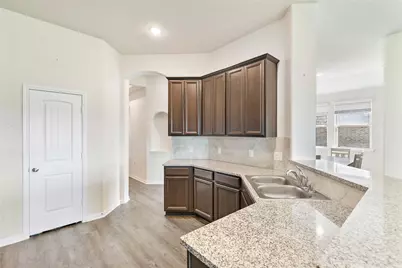 213 Kickapoo Drive, Anahuac, TX 77514 - Photo 9