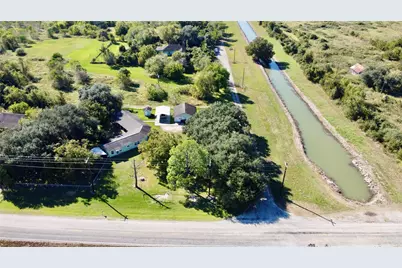 35 Private Road 815, Markham, TX 77414 - Photo 3