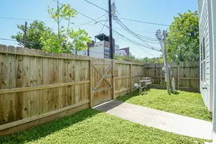 204 Burr St, Houston, TX 77011 - Photo 39