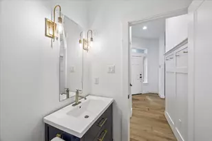 921 W 21st St, Houston, TX 77008 - Photo 3