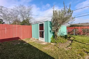 3717 Newton Dr, Pasadena, TX 77503 - Photo 17