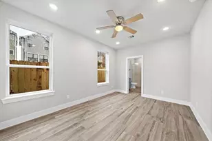 232 W 28th St, Houston, TX 77008 - Photo 3