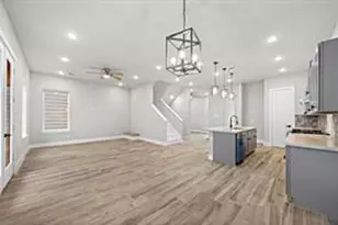 232 W 28th St, Houston, TX 77008 - Photo 13