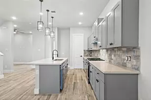 232 W 28th St, Houston, TX 77008 - Photo 9