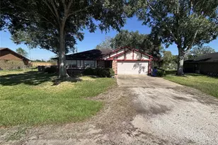 512 Francis St, West Columbia, TX 77486 - Photo 1