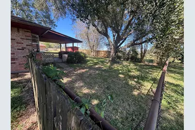512 Francis Street, West Columbia, TX 77486 - Photo 3