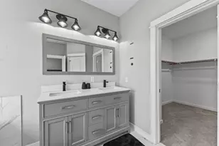 6704 Parker Grv Ln, Houston, TX 77076 - Photo 17