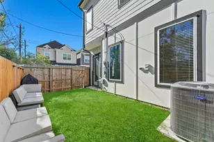 6704 Parker Grv Ln, Houston, TX 77076 - Photo 25