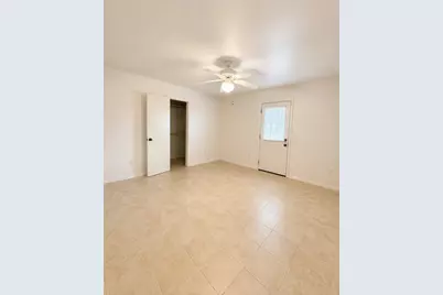 9011 Tavenor Lane, Houston, TX 77075 - Photo 9