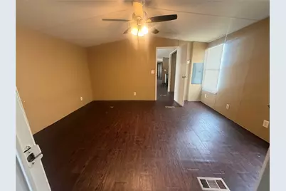 601 Clear Lake Road #D, Highlands, TX 77562 - Photo 3