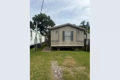 601 Clear Lake Road #D, Highlands, TX 77562 - Photo 1
