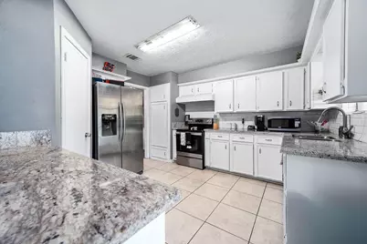 11204 Sagecountry Drive, Houston, TX 77089 - Photo 15