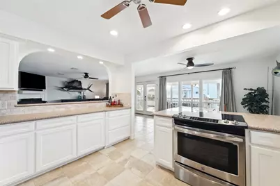 223 Easterly Drive, Tiki Island, TX 77554 - Photo 17