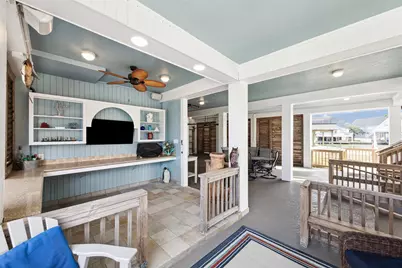 223 Easterly Drive, Tiki Island, TX 77554 - Photo 7
